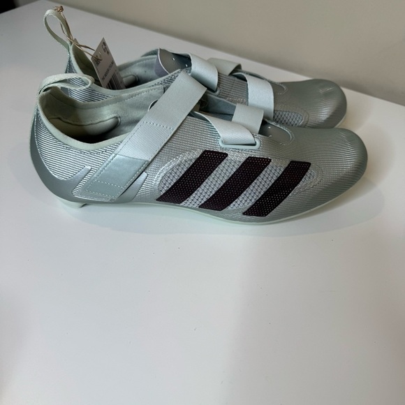 Adidas The Indoor Linen Green Met. Aurora Met. Linen Green size w 11 m 10